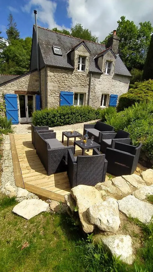 Gite Le Petit Chateau *** Malguenac Сasa de vacaciones