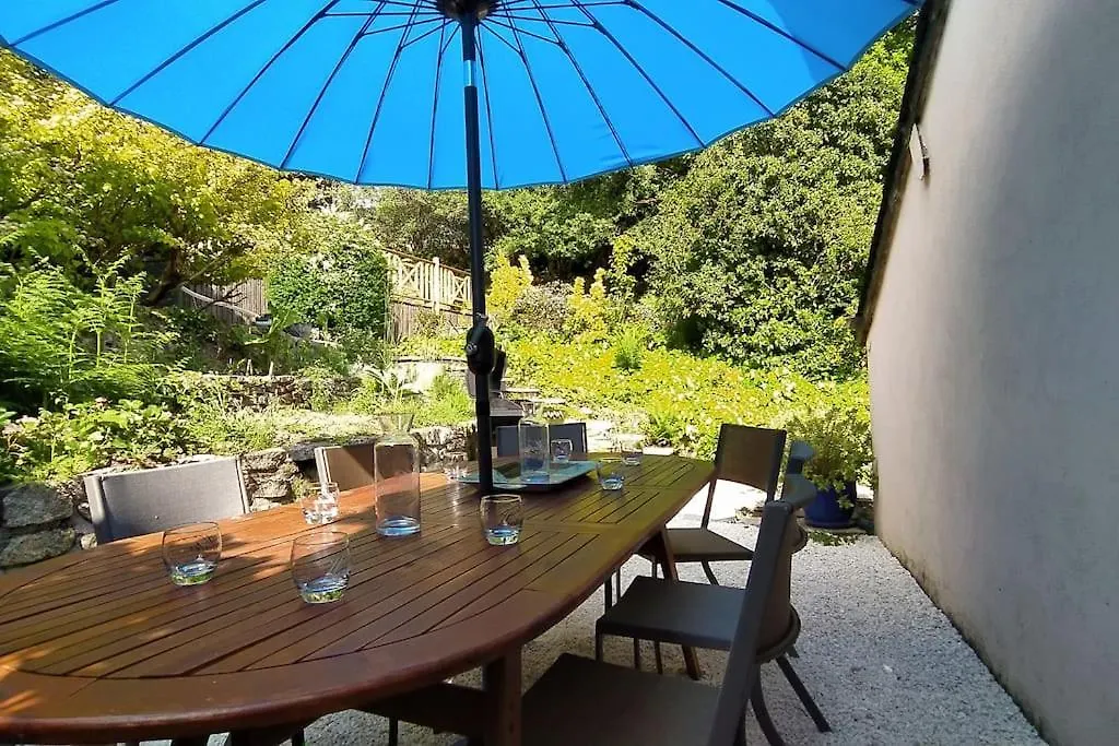 Сasa de vacaciones Gite Le Petit Chateau *** Malguenac Francia