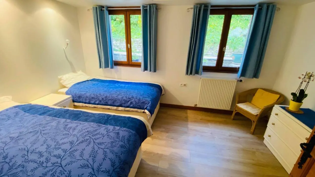 Gite Le Petit Chateau *** Malguenac 0*,  France