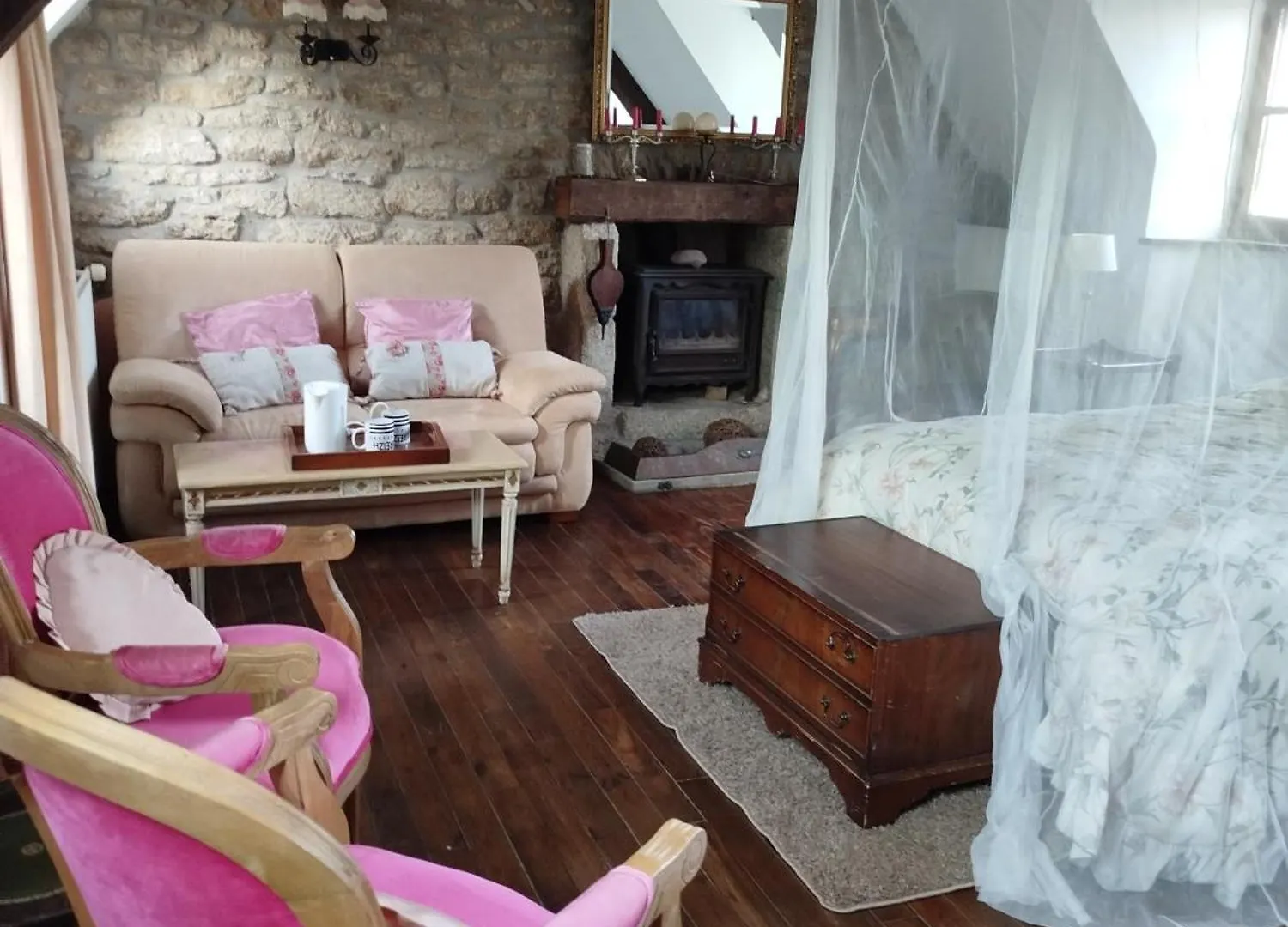 Gite Le Petit Chateau *** Malguenac 0*,  Francia